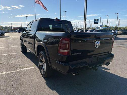 Diamond Black Crystal Pearlcoat 2021 RAM 1500 Laramie
