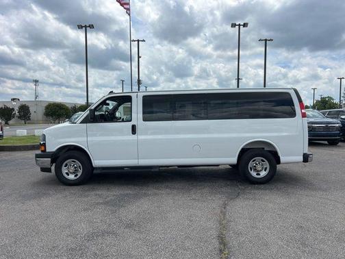Summit White 2025 Chevrolet Express 3500 RWD 3500 Extended Wheelbase WT