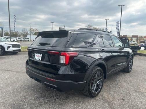 AGATE BLACK METALLIC 2025 Ford Explorer ST-Line
