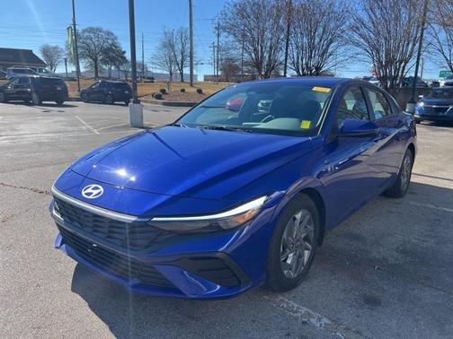 2024 Hyundai ELANTRA SEL