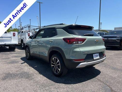 Cacti Green 2026 Chevrolet Trailblazer LT