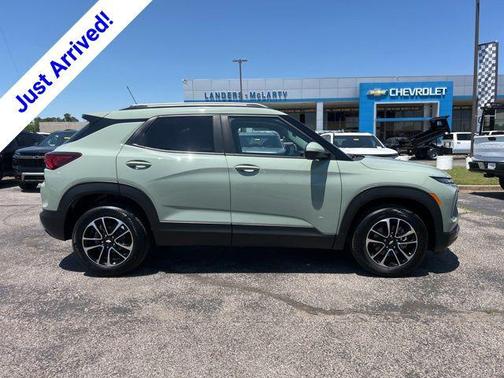 Cacti Green 2026 Chevrolet Trailblazer LT