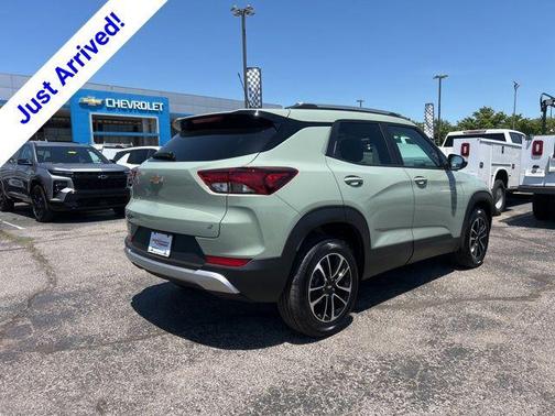 Cacti Green 2026 Chevrolet Trailblazer LT