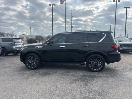 2024 INFINITI QX80 SENSORY AWD
