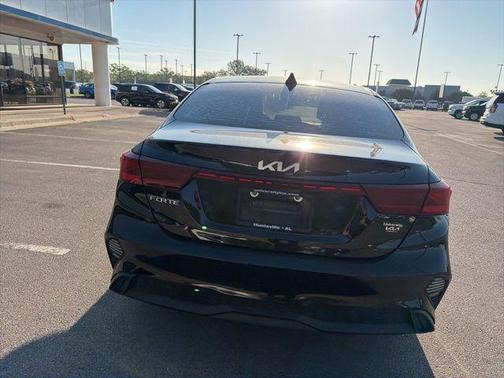 Aurora Black 2022 Kia Forte LXS