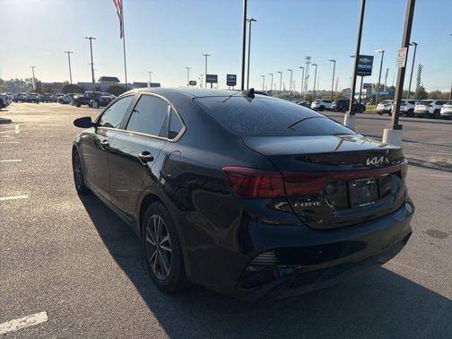 Aurora Black 2022 Kia Forte LXS