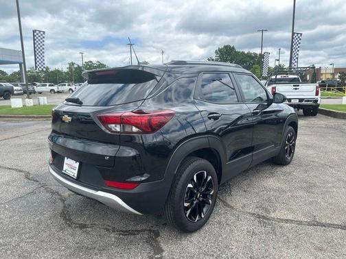 Mosaic Black Metallic 2023 Chevrolet Trailblazer LT