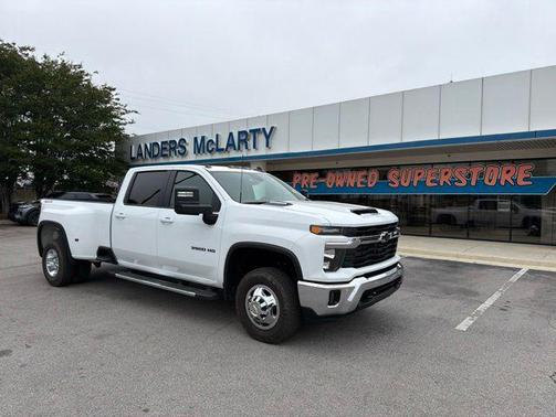Summit White 2026 Chevrolet Silverado 3500 LT