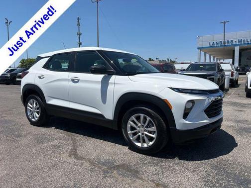 Summit White 2026 Chevrolet Trailblazer LS