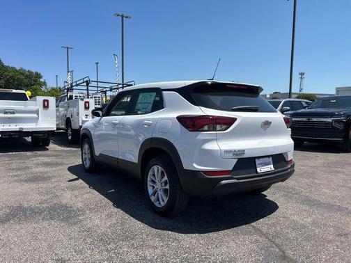 Summit White 2026 Chevrolet Trailblazer LS