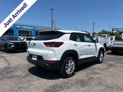 Summit White 2026 Chevrolet Trailblazer LS