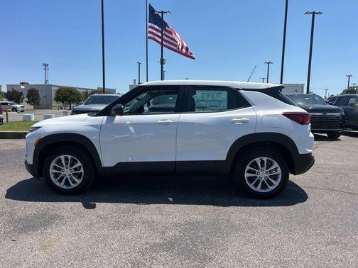 Summit White 2026 Chevrolet Trailblazer LS