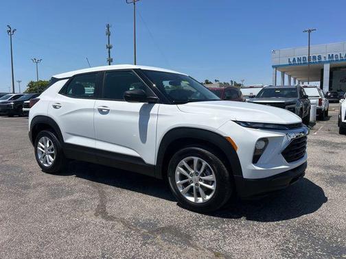Summit White 2026 Chevrolet Trailblazer LS