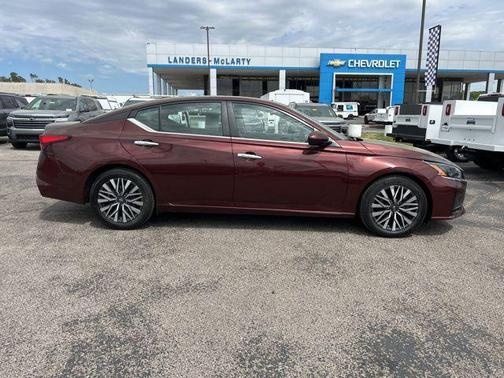 Garnet Pearl Metallic 2023 Nissan Altima 2.5 SV