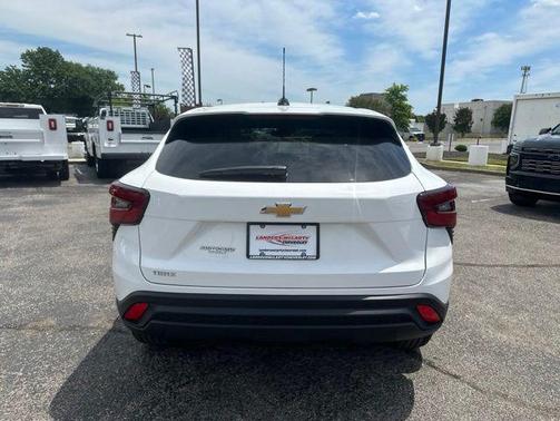 Summit White 2026 Chevrolet Trax LS