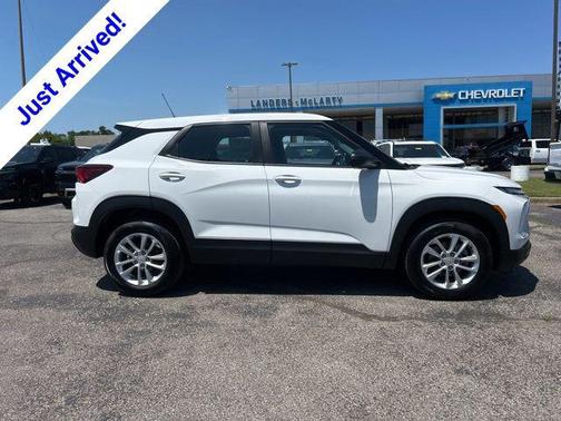 Summit White 2026 Chevrolet Trailblazer LS