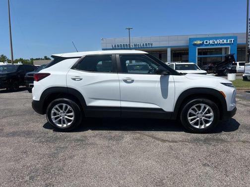 Summit White 2026 Chevrolet Trailblazer LS