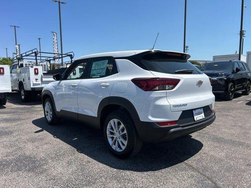 Summit White 2026 Chevrolet Trailblazer LS