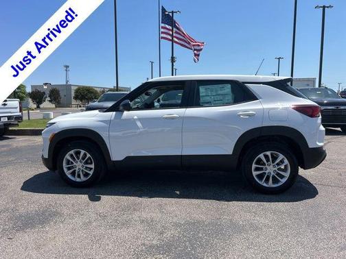 Summit White 2026 Chevrolet Trailblazer LS
