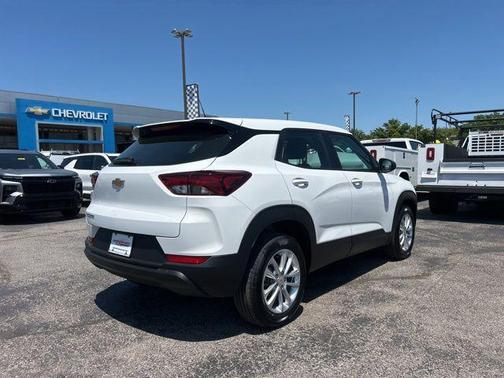 Summit White 2026 Chevrolet Trailblazer LS