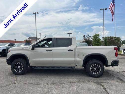 White Sands 2026 Chevrolet Silverado 1500 ZR2