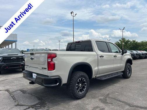 White Sands 2026 Chevrolet Silverado 1500 ZR2