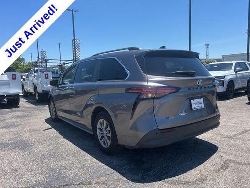 Predawn Gray Mica 2021 Toyota Sienna XLE 8 Passenger