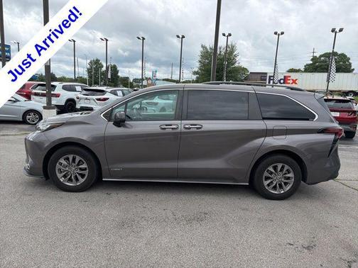 Predawn Gray Mica 2021 Toyota Sienna XLE 8 Passenger