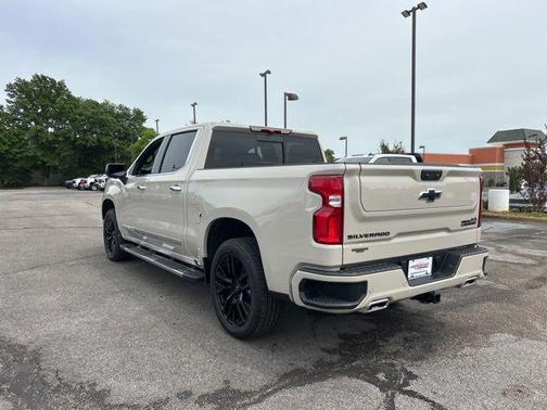 White Sands 2026 Chevrolet Silverado 1500 High Country
