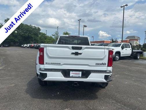 Summit White 2026 Chevrolet Silverado 3500 High Country