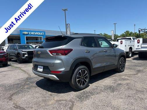Sterling Gray Metallic 2026 Chevrolet Trailblazer LT