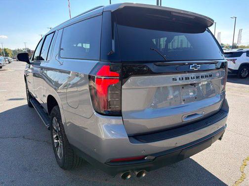 Sterling Gray Metallic 2025 Chevrolet Suburban 4WD Z71