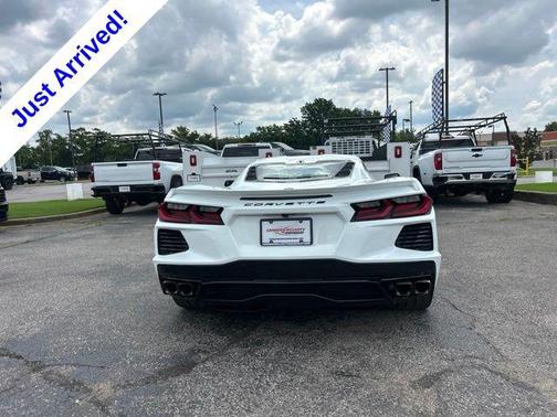Arctic White 2025 Chevrolet Corvette Stingray w/2LT
