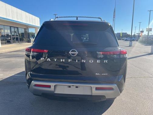 2024 Nissan Pathfinder SL 4WD
