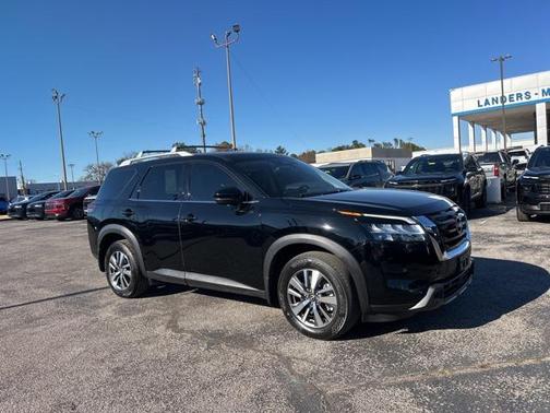 2024 Nissan Pathfinder SL 4WD