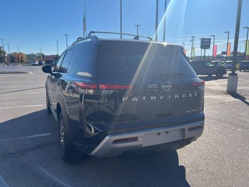 2024 Nissan Pathfinder SL 4WD