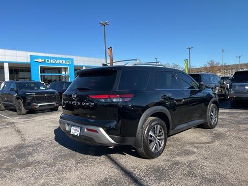 2024 Nissan Pathfinder SL 4WD