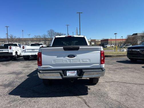 OXFORD WHITE 2021 Ford F-150 XLT