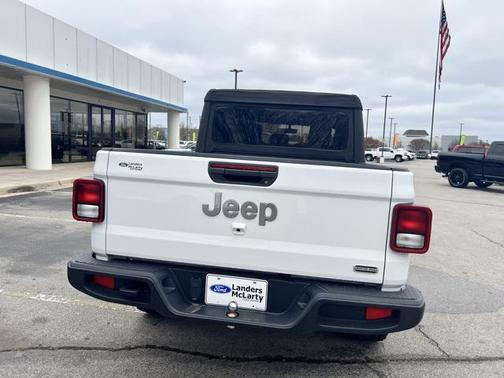 2022 Jeep Gladiator Overland