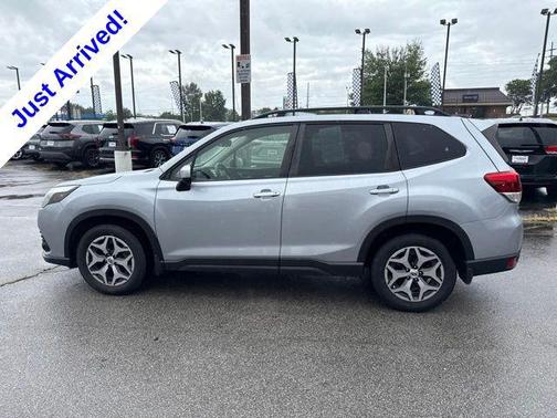Ice Silver Metallic 2023 Subaru Forester Premium