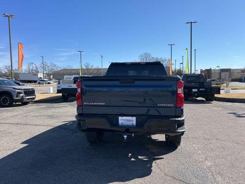 2022 Chevrolet Silverado 1500 Custom Trail Boss