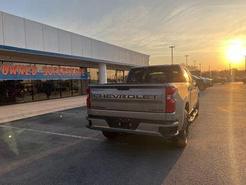 2025 Chevrolet Silverado 1500 Custom