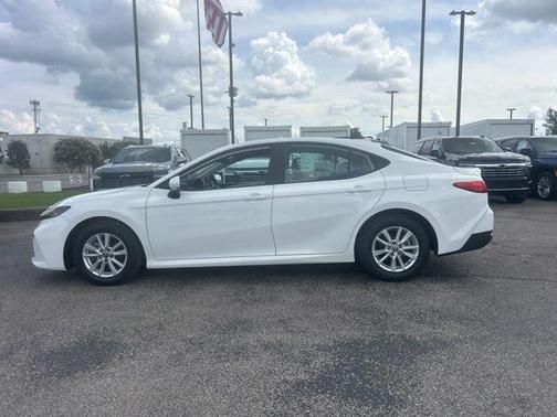 Ice Cap 2025 Toyota Camry LE