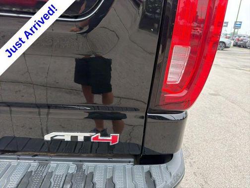Onyx Black 2022 GMC Sierra 1500 AT4