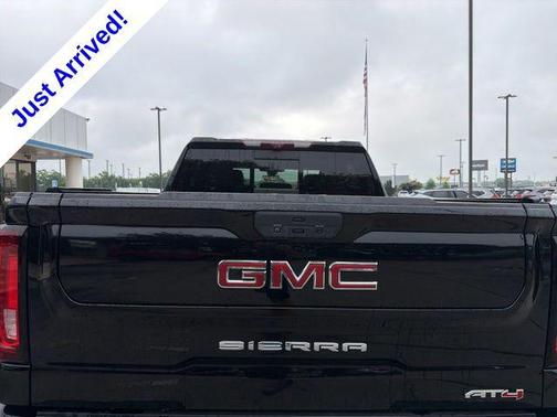 Onyx Black 2022 GMC Sierra 1500 AT4
