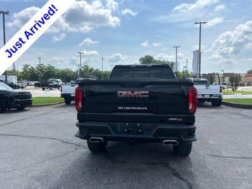 Onyx Black 2022 GMC Sierra 1500 AT4