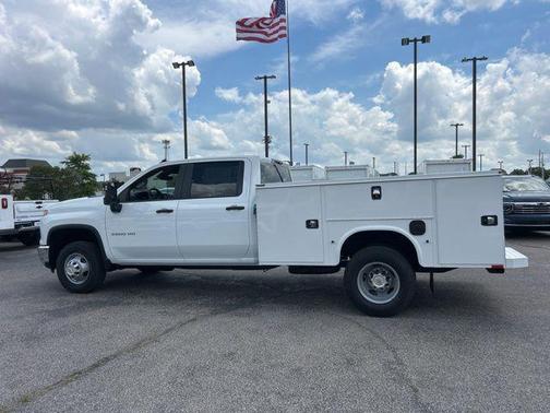 Summit White 2026 Chevrolet Silverado 3500 WT