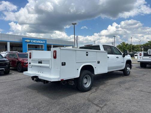 Summit White 2026 Chevrolet Silverado 3500 WT