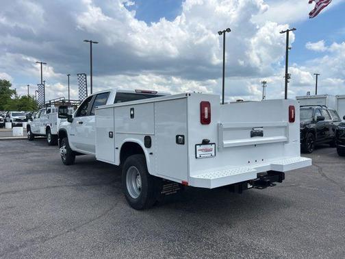 Summit White 2026 Chevrolet Silverado 3500 WT