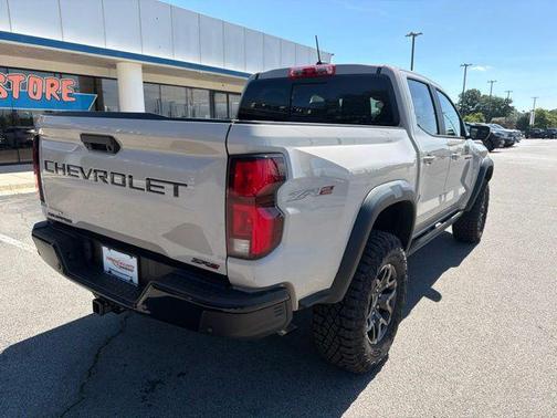 White Sands 2026 Chevrolet Colorado ZR2